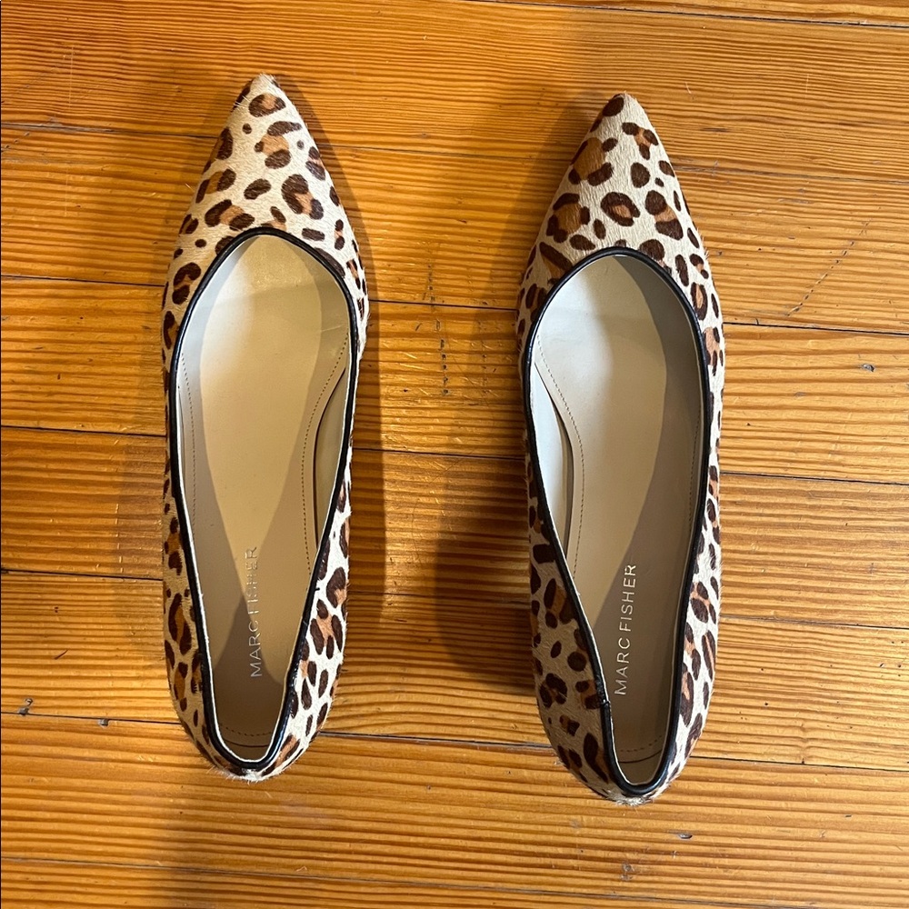 NWOT Marc Fisher Animal Print Pointed Flats size 8